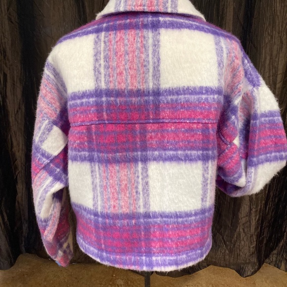 Shacket - Picture 3 of 5